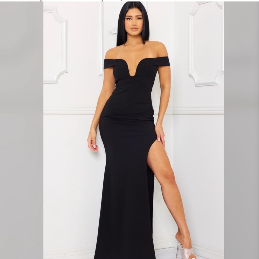 Elegant Black Off-Shoulder Evening Dress